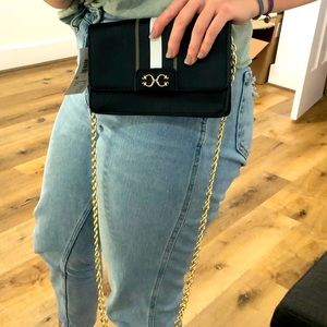 C. Wonder cross body purse